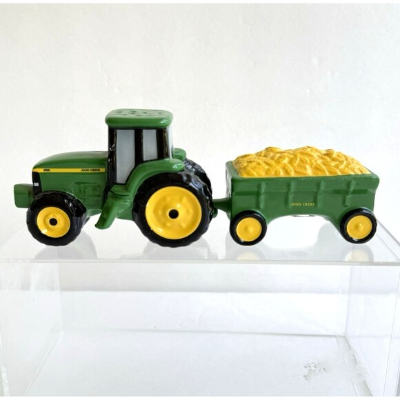 Vintage John Deere Tractor Hay Trailer Salt Pepper Shakers Porcelain/Ceramic - Picture 1 of 12